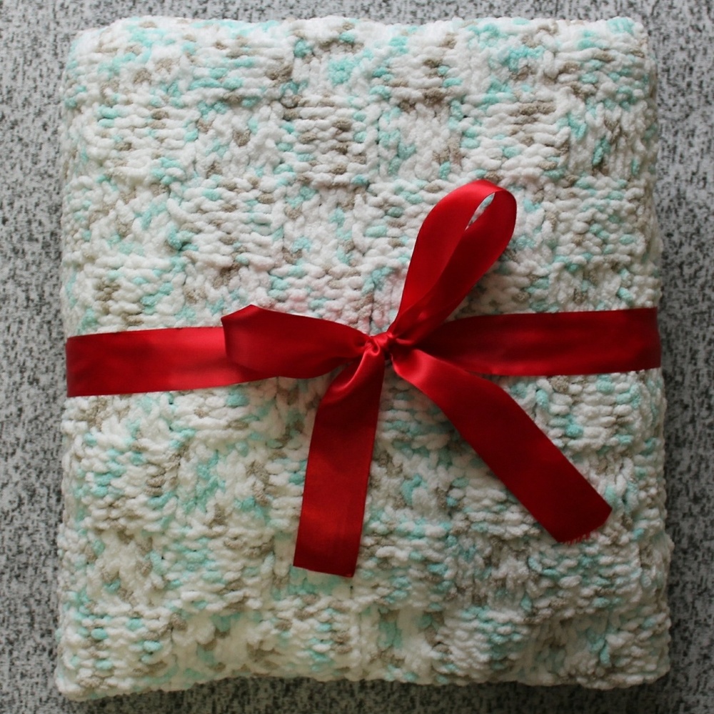 Handmade Warm Blanket - Picture 2 of 7